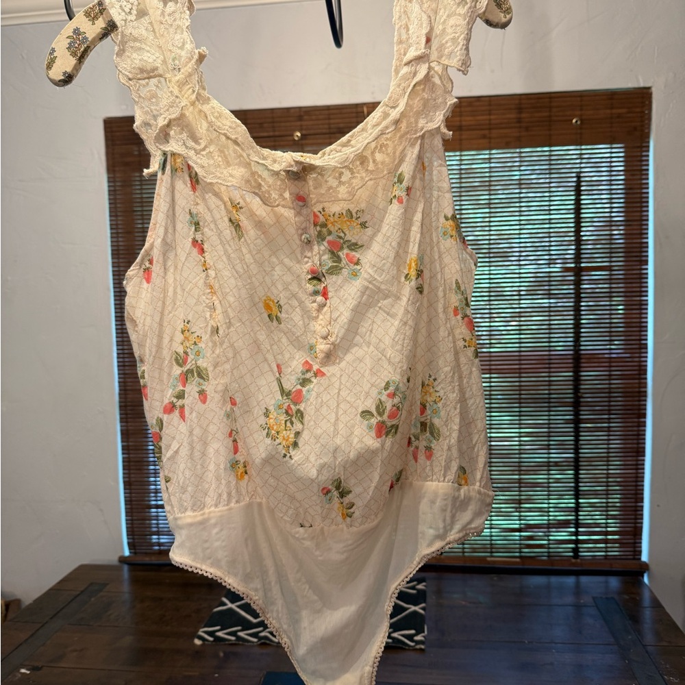 Super cute Free People tank bodysuit